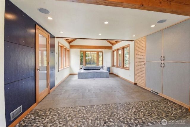 3803 42nd Avenue S, Seattle, WA 98118