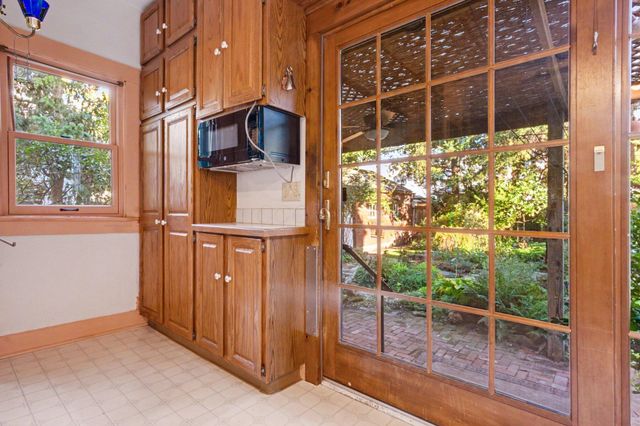 52 Crestview Road, Columbus, OH 43202