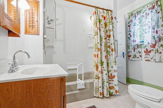 52 Crestview Road, Columbus, OH 43202