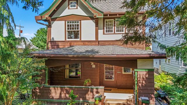 52 Crestview Road, Columbus, OH 43202