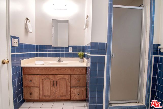 17952 Karen Drive, Encino (los Angeles), CA 91316
