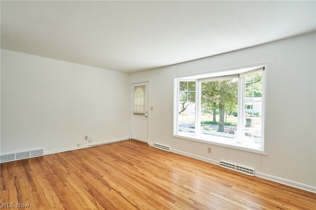 1056 Endicott Drive, Akron, OH 44313