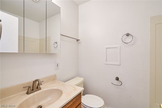 1056 Endicott Drive, Akron, OH 44313