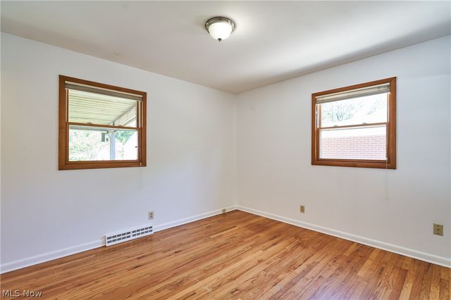 1056 Endicott Drive, Akron, OH 44313
