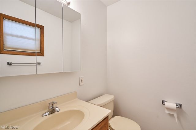 1056 Endicott Drive, Akron, OH 44313