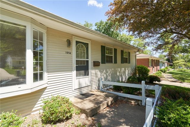 1056 Endicott Drive, Akron, OH 44313