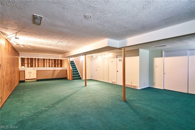 1056 Endicott Drive, Akron, OH 44313