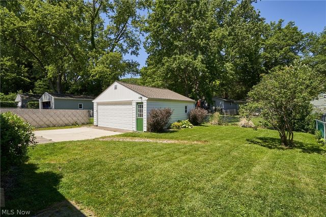 1056 Endicott Drive, Akron, OH 44313