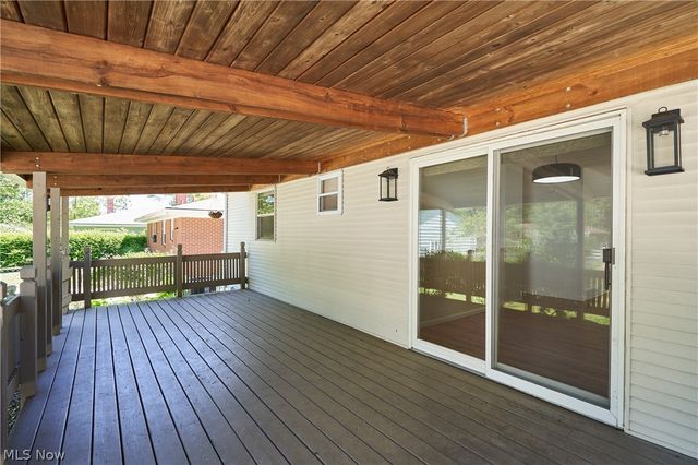1056 Endicott Drive, Akron, OH 44313