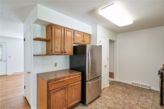 1056 Endicott Drive, Akron, OH 44313