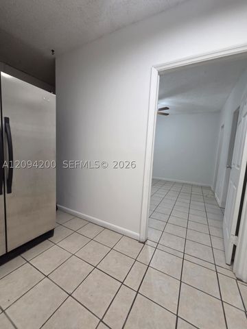 9801 SW 13th Ct 9801, Pembroke Pines, FL 33025