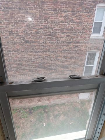 11520 S Perry Avenue, Chicago, IL 60628