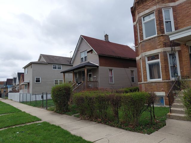 11520 S Perry Avenue, Chicago, IL 60628