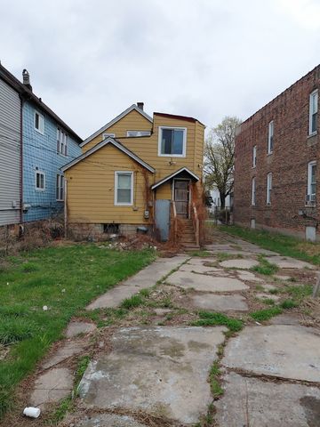 11520 S Perry Avenue, Chicago, IL 60628