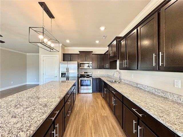 921 NE Heights Lane, Bentonville, AR 72712