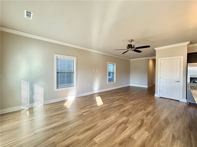 921 NE Heights Lane, Bentonville, AR 72712