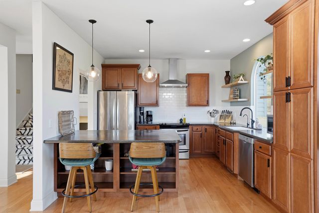 2307 REDMOND CT, Columbia, MO 65203