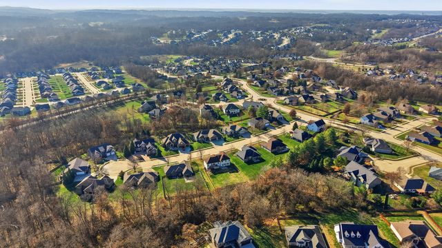 2307 REDMOND CT, Columbia, MO 65203