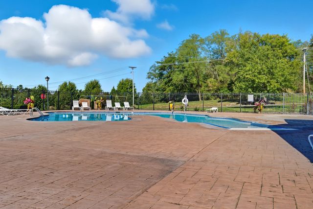 2307 REDMOND CT, Columbia, MO 65203