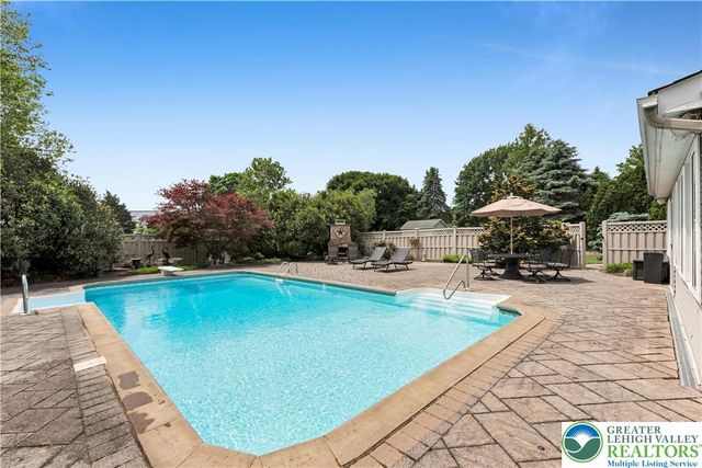 3830 McIntosh Drive, North Whitehall Twp, PA 18069