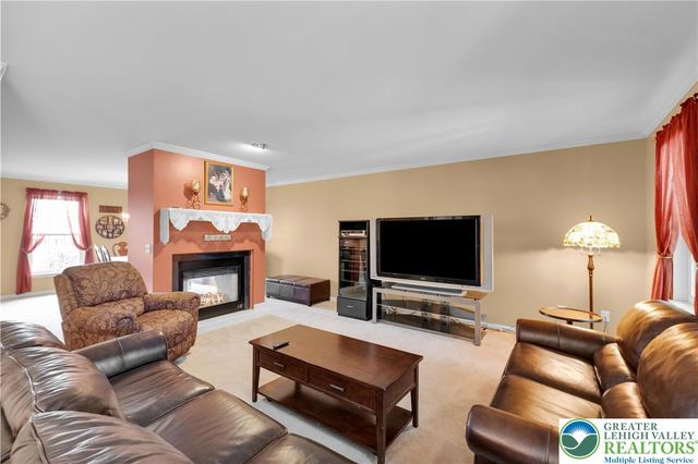 3830 McIntosh Drive, North Whitehall Twp, PA 18069