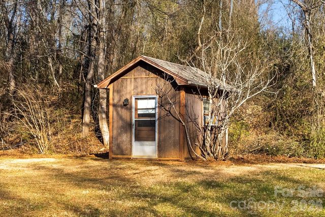 490 Northwood Park, Taylorsville, NC 28681