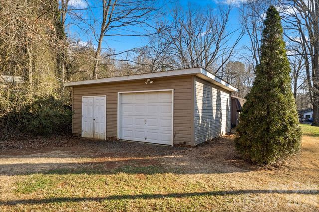 490 Northwood Park, Taylorsville, NC 28681