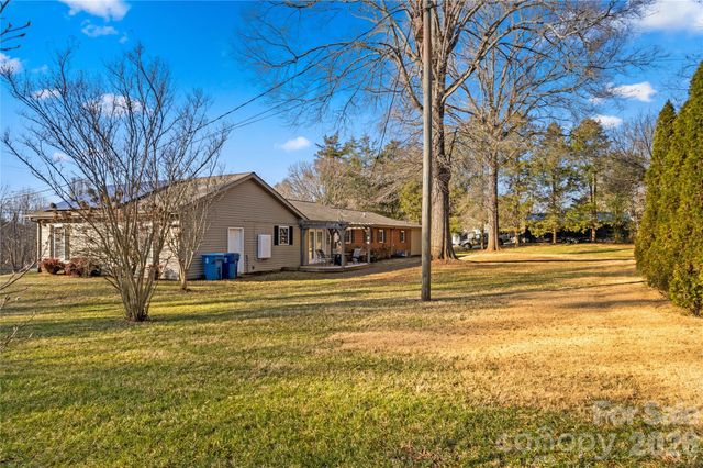 490 Northwood Park, Taylorsville, NC 28681