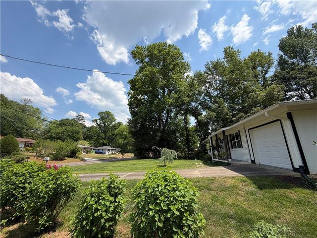444 Concord Woods Drive SE, Smyrna, GA 30082