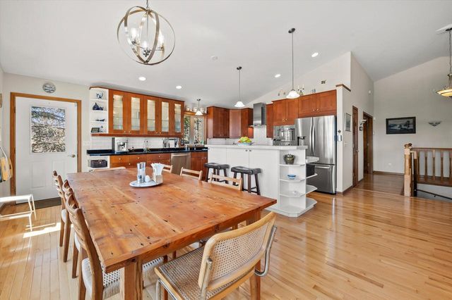 W303N2665 Maple AVENUE, Pewaukee, WI 53072