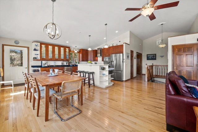W303N2665 Maple AVENUE, Pewaukee, WI 53072