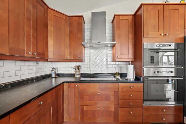 W303N2665 Maple AVENUE, Pewaukee, WI 53072