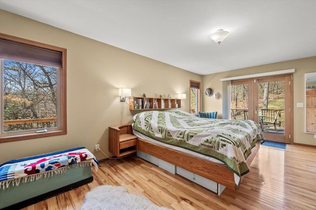 W303N2665 Maple AVENUE, Pewaukee, WI 53072