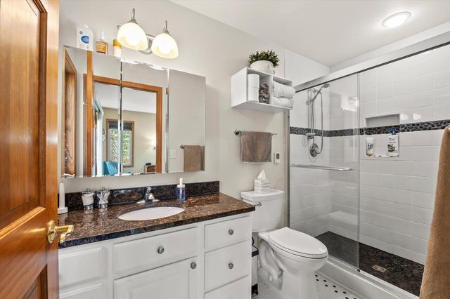 W303N2665 Maple AVENUE, Pewaukee, WI 53072