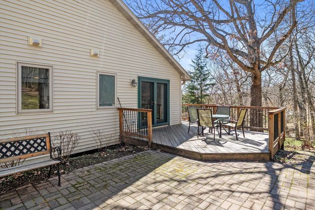 W303N2665 Maple AVENUE, Pewaukee, WI 53072