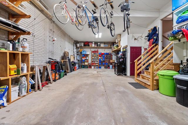 W303N2665 Maple AVENUE, Pewaukee, WI 53072
