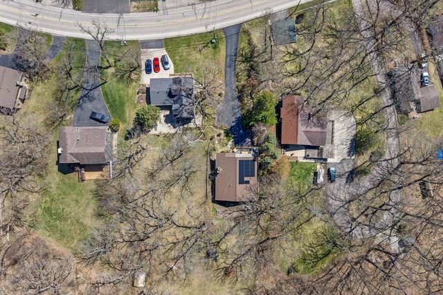 W303N2665 Maple AVENUE, Pewaukee, WI 53072