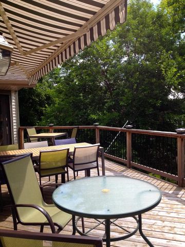 W303N2665 Maple AVENUE, Pewaukee, WI 53072