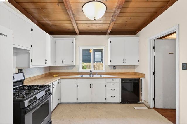 1050 Sierra Ave, Martinez, CA 94553