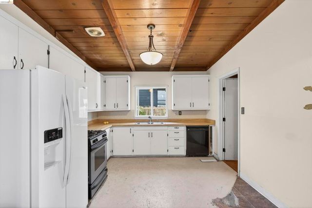 1050 Sierra Ave, Martinez, CA 94553