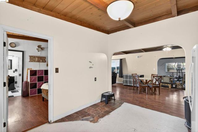 1050 Sierra Ave, Martinez, CA 94553