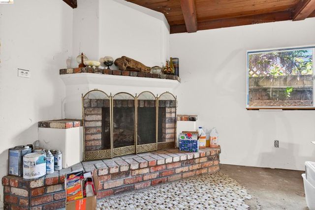 1050 Sierra Ave, Martinez, CA 94553