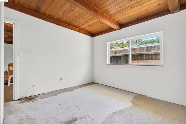 1050 Sierra Ave, Martinez, CA 94553