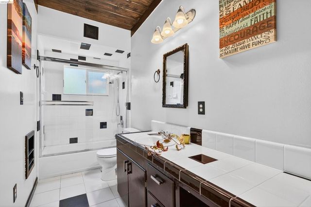 1050 Sierra Ave, Martinez, CA 94553