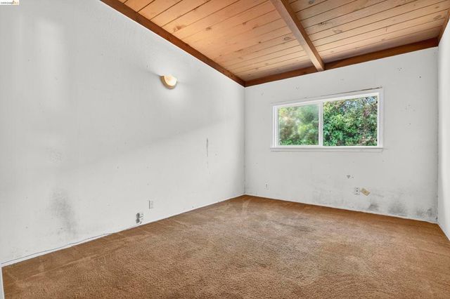 1050 Sierra Ave, Martinez, CA 94553