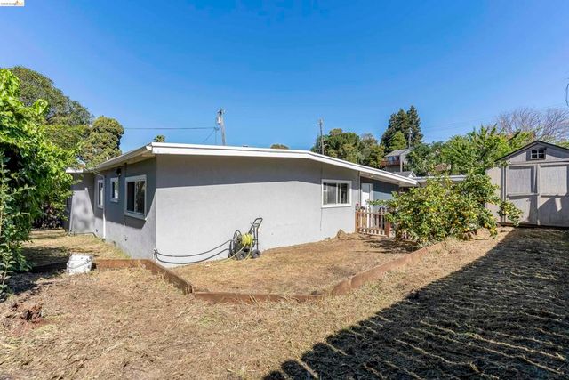 1050 Sierra Ave, Martinez, CA 94553