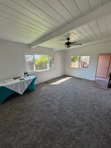 28540 Pacific Drive, Madera, CA 93638