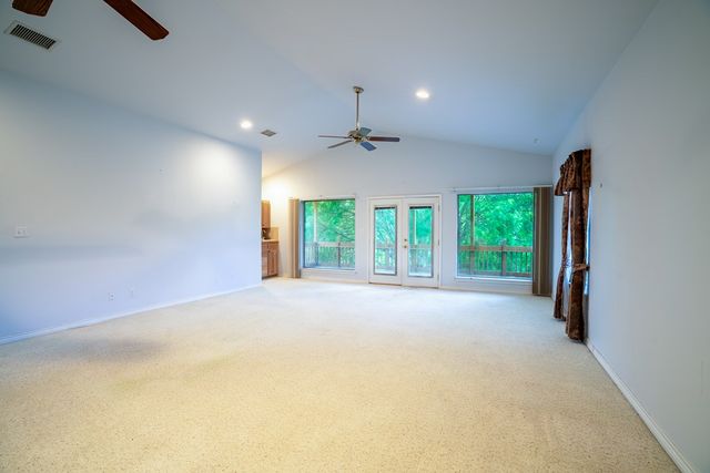 621 Guadalupe St, Kerrville, TX 78028