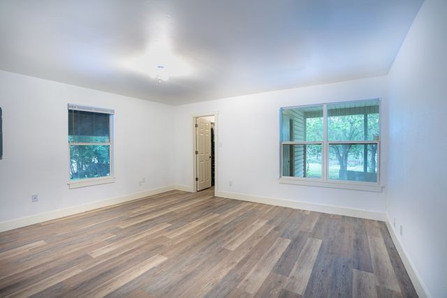 621 Guadalupe St, Kerrville, TX 78028