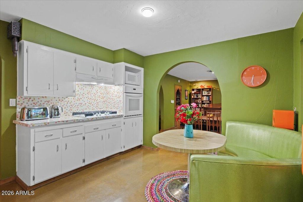 Image 12 of property listing at 3013 N 27TH Street, Phoenix, AZ 85016